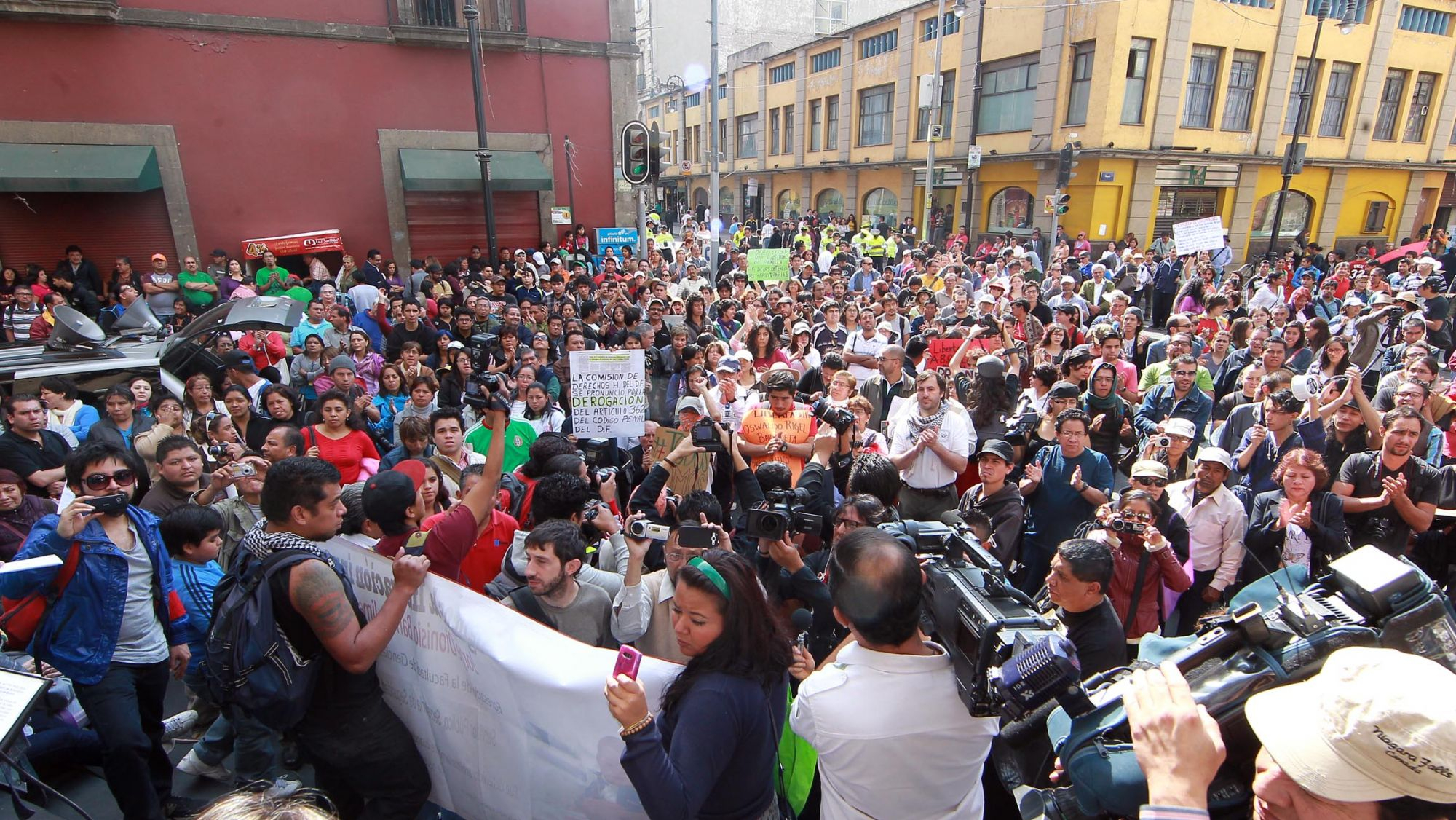 Bloquean Manifestantes Calles En El Centro Histórico