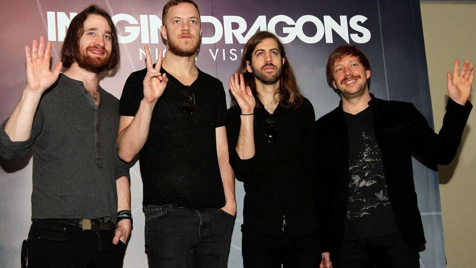 Imagine Dragons genera euforia en firma de autógrafos