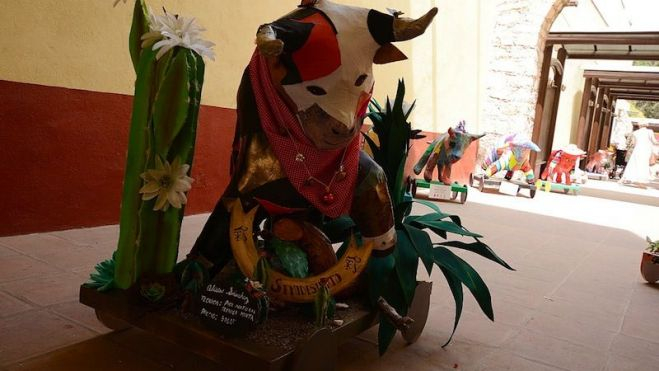 Cartonería de Toritos en el emblemático “Callejón del Piojo”, en Tequisquiapan.