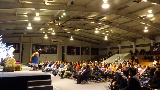 El auditorio de la Universidad Tecnológica de San Juan del Río, fue el escenario para la obra 'Endiabladamente Angelical'.