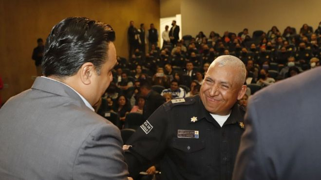 LISTOS A JUBILARSE: Luis Nava reconoce trayectoria de policías en Querétaro.