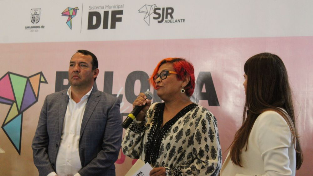 Roberto Cabrera Valencia y Georgina Sánchez Barrios encabezaron la entrega premios “Paloma de la Esperanza”.