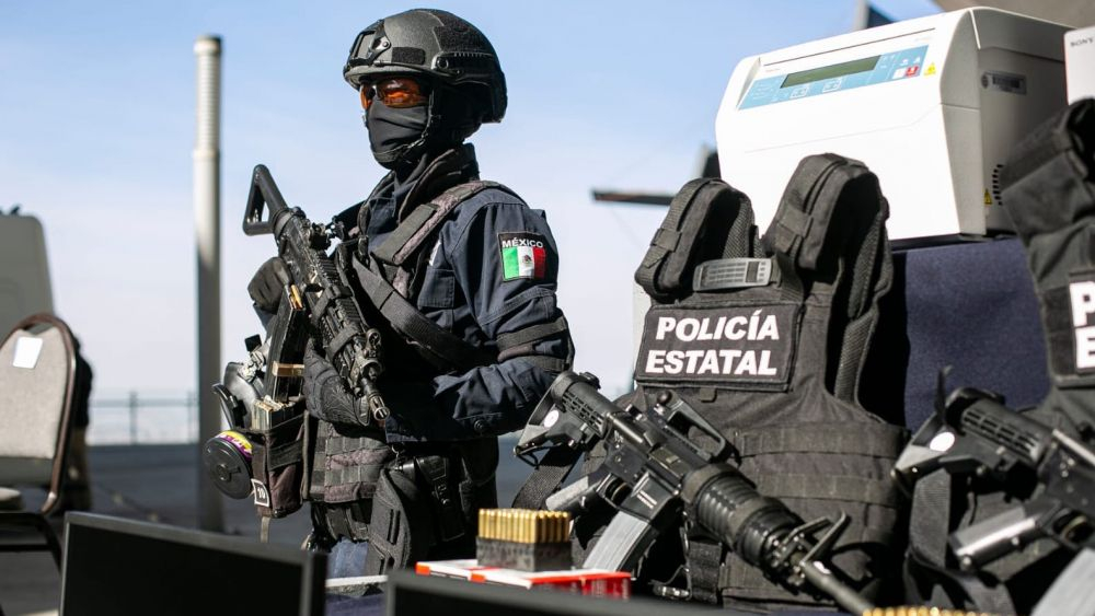 Equipamiento y mejores sueldos para la seguridad de Querétaro.