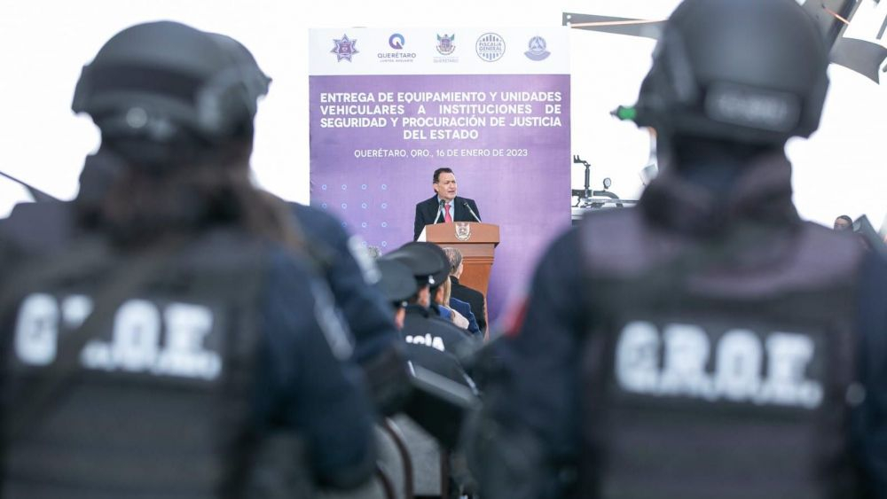 Equipamiento y mejores sueldos para la seguridad de Querétaro.