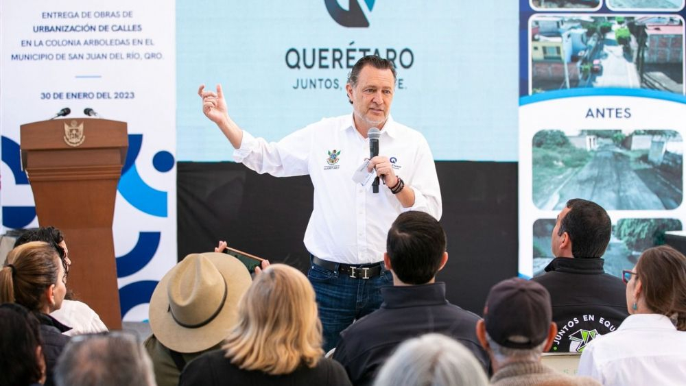 Inédita obra estatal y municipal en colonia de San Juan del Río.