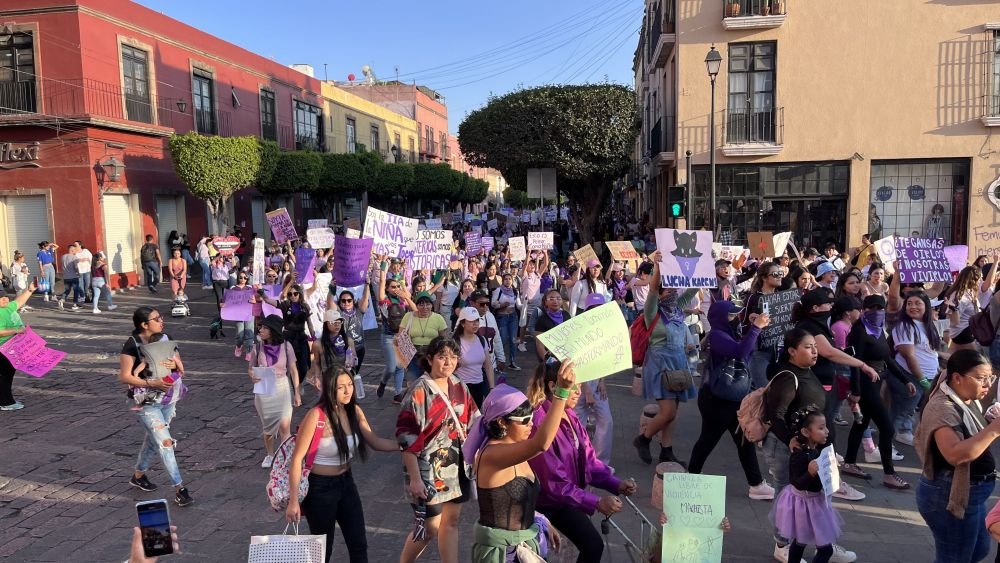 Más de 20 mil mujeres salieron a las calles este 8M en Querétaro.