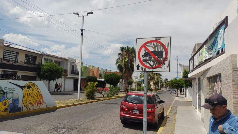 Ciudadanos piden trabajar para prevenir graffiti en San Juan del Río.