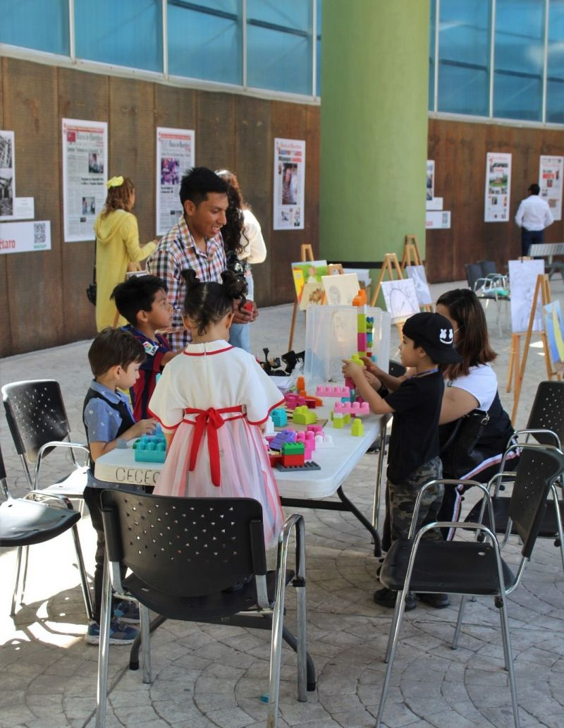 Niños y Niñas celebran el Día Mundial del Arte en el "Gómez Morin" en Querétaro.