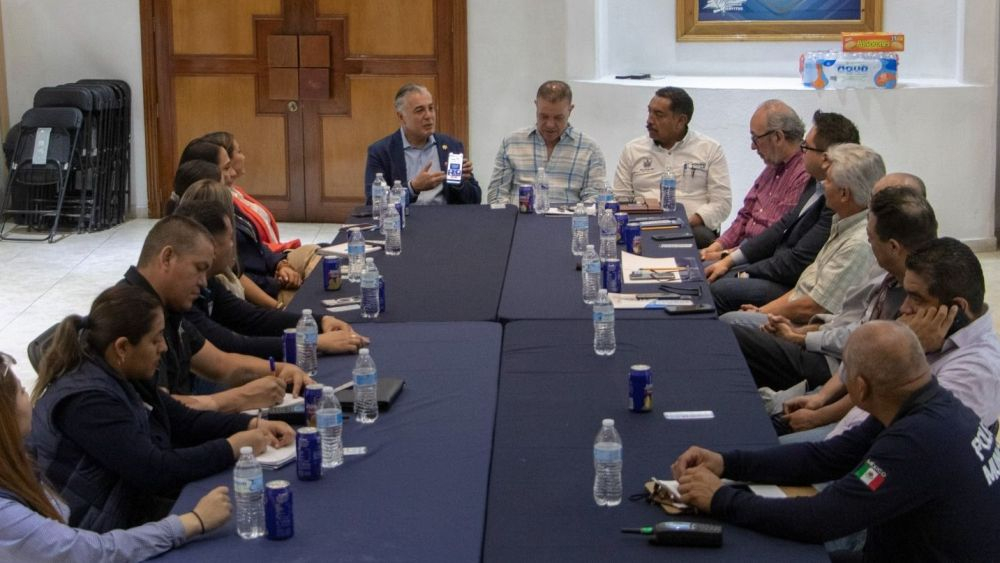 Socios CANACO en San Juan promoverán aplicación CuelgApp para seguridad.