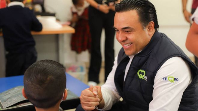 Más de 12,500 niños y adolescentes del municipio de Querétaro reciben apoyos en salud, transporte y educación, aseguró el alcalde Luis Nava Guerrero.