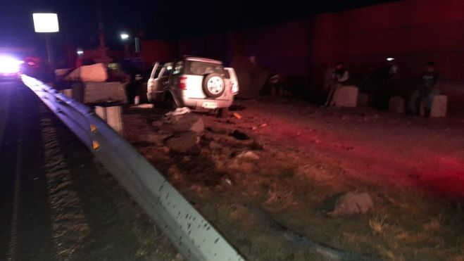 Accidente de camioneta Ford EcoSport deja dos mujeres heridas en San Juan del Río.