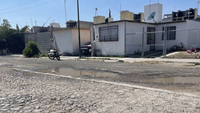 Habitantes de Haciendas de San Juan piden rehabilitación de calles.