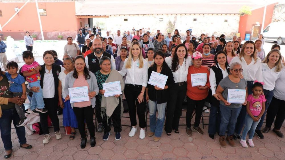 DIF Estatal promueve "Fomento Artesanal 2023" en Querétaro.