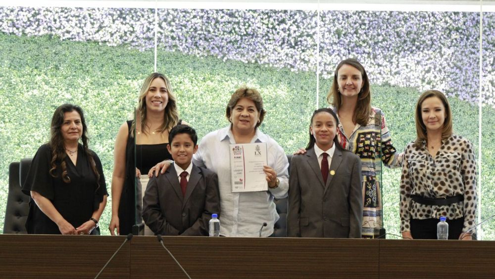 Parlamento de Niñas y Niños de México presenta declaratoria en Congreso de Querétaro.