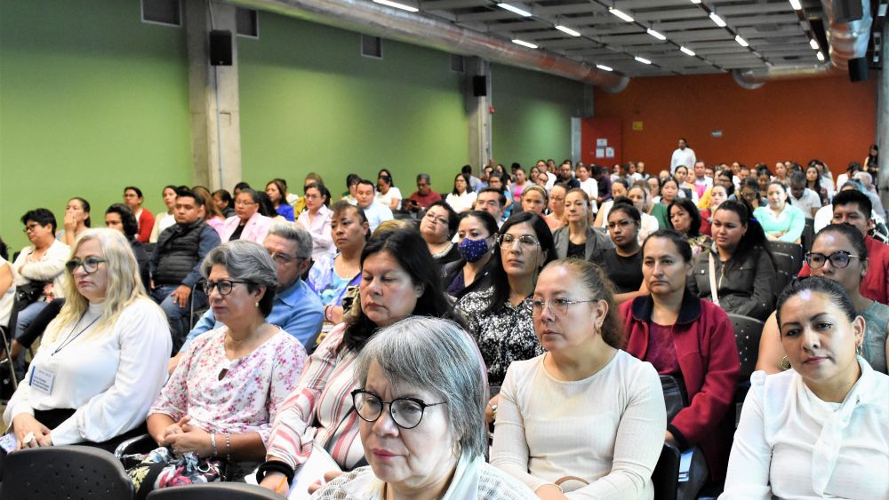 Imparten foro para el aprendizaje de lectura y escritura en Querétaro.