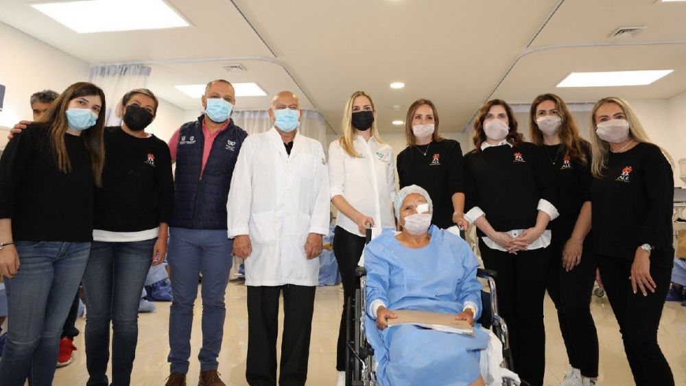SEDIF supervisa la 8ª Jornada Gratuita de Cirugías de Cataratas en Querétaro.