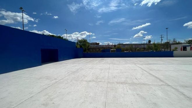 Realiza Obras Públicas mejoras a canchas y espacios de San Juan del Río.