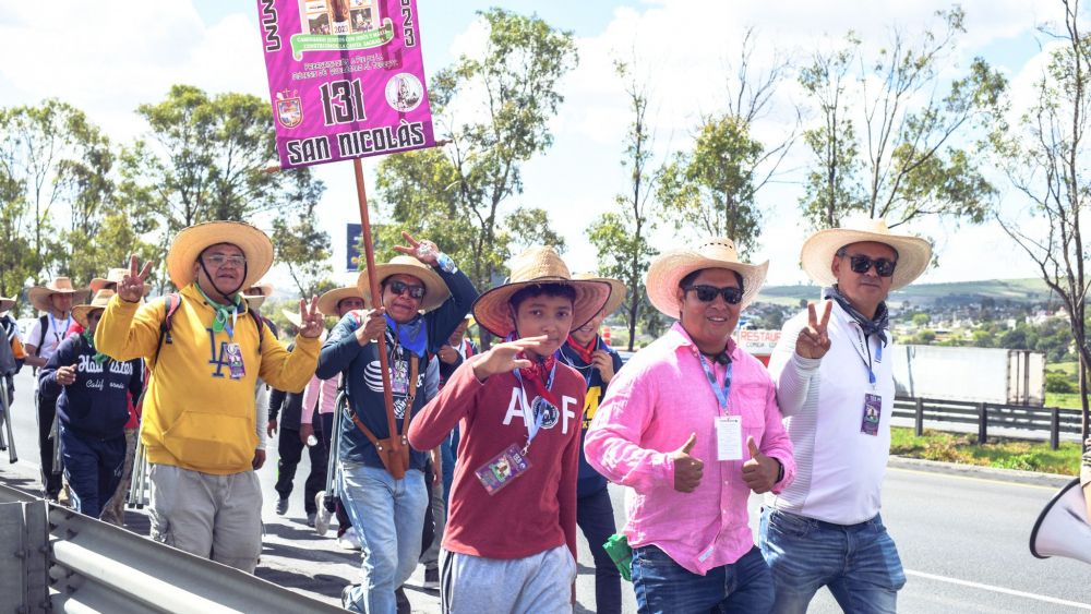 El Municipio de Tequisquiapan apoya a peregrinos rumbo al Tepeyac.