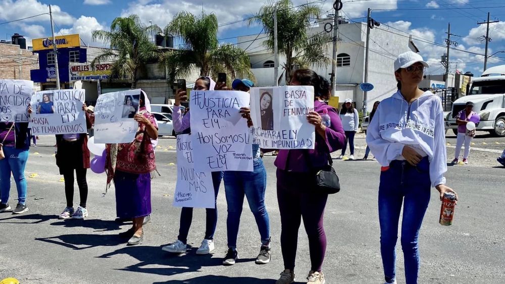 Cierran carreteras en El Marqués para exigir #JusticiaParaEly.