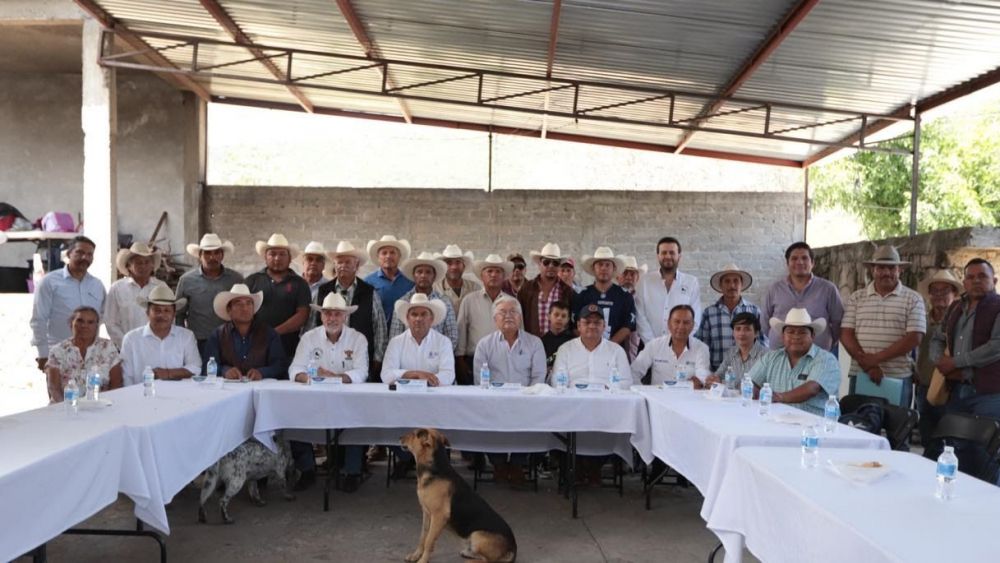 Se reúnen 40 ganaderos queretanos en El Marqués.