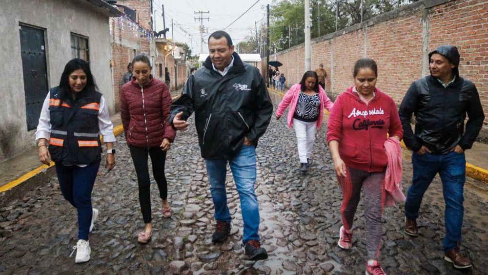 Supervisa Cabrera Valencia avances en renovación de vialidades y espacios públicos.