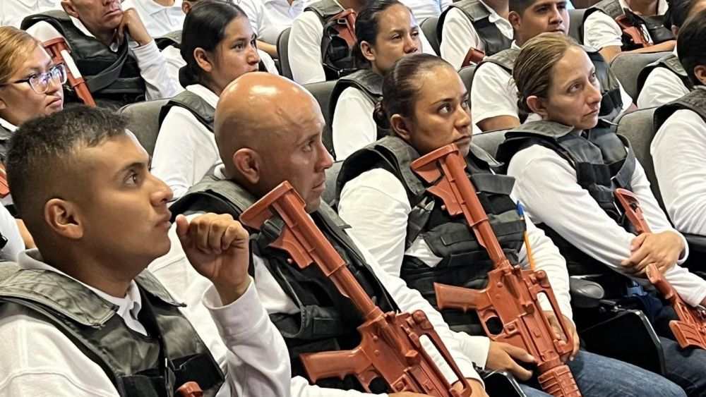 Imparte Rangel Nieves capacitación a cadetes en San Juan del Río.