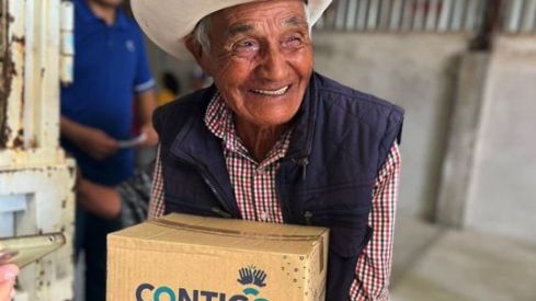 Comunidades vulnerables de Pedro Escobedo reciben apoyos alimentarios.