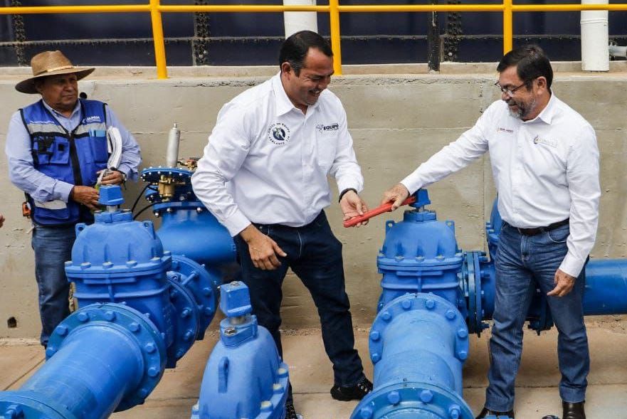 Alcalde inaugura tanque de agua con inversión de 21 millones de pesos.