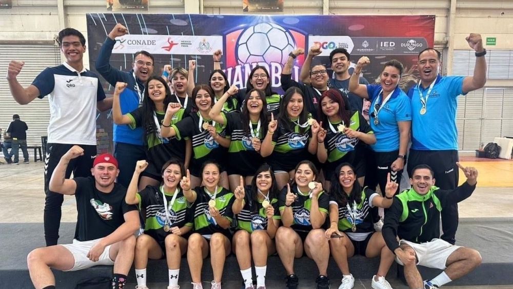 Equipo femenil de handball de Querétaro se corona en torneo nacional.