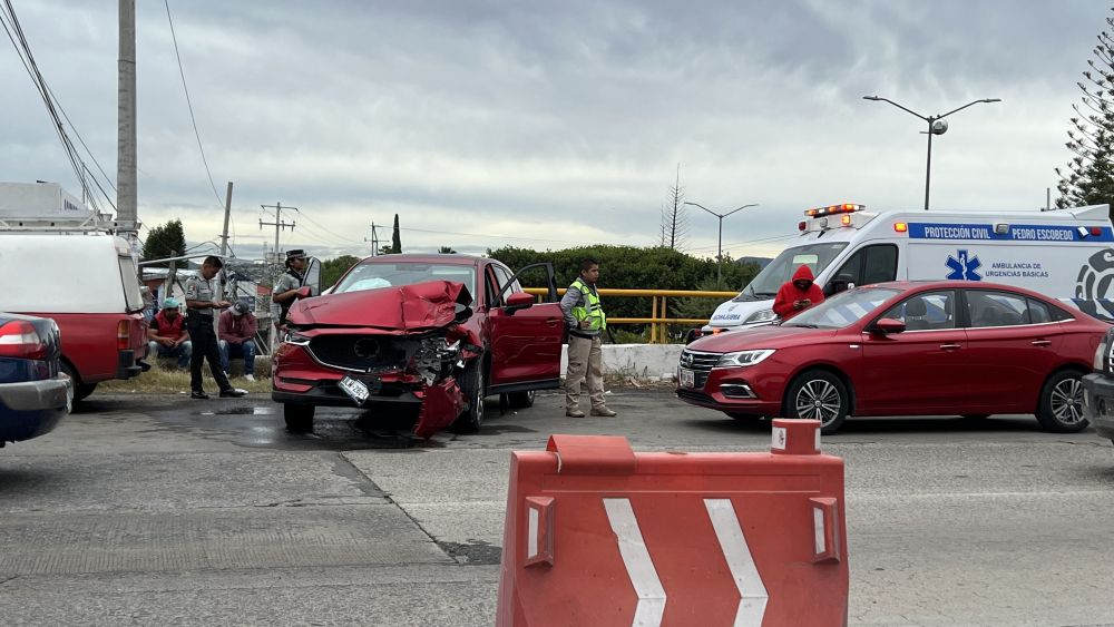 Accidente múltiple en carretera México-Querétaro.