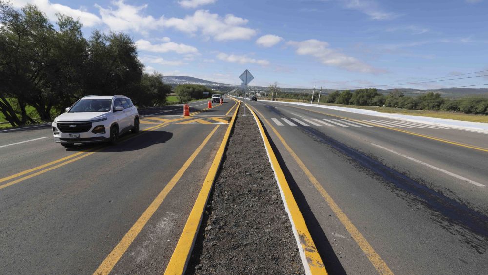 Modernizan carretera Estatal 540 en Querétaro.