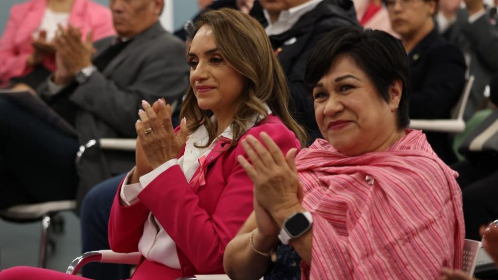 Congreso de Querétaro se ilumina de rosa por lucha contra el cáncer de mama