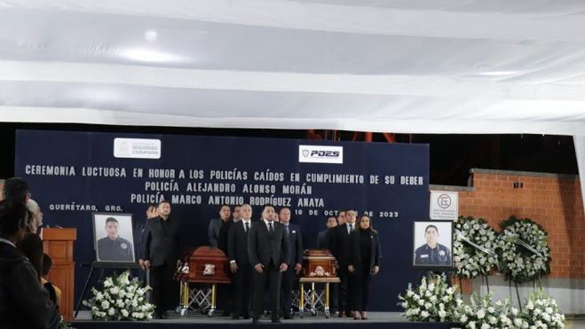 Dan último adiós y rinden homenaje a policías fallecidos en Querétaro.