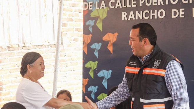 Inauguran calle en Rancho de Enmedio, San Juan del Río.