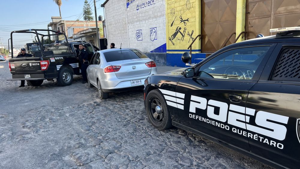 Operativo policial frustra robo de maquinaria en la México-Querétaro.