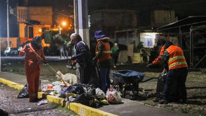 Inspecciona Cabrera avances en labores de alumbrado en San Juan del Río.