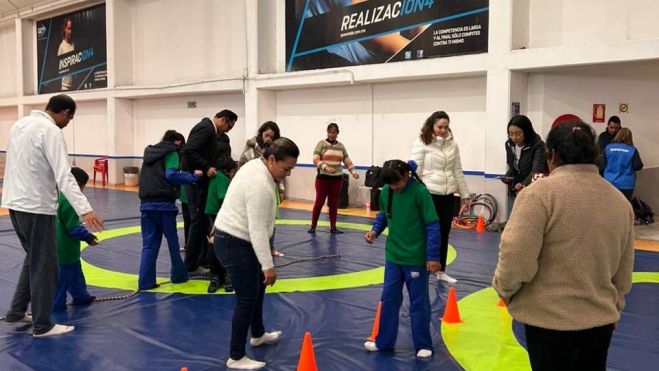 Encuentro deportivo reúne a estudiantes con discapacidad en Querétaro.