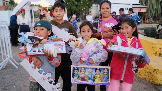DIF San Juan del Río celebra el Día de Reyes con eventos comunitarios en Cazadero y La Valla.