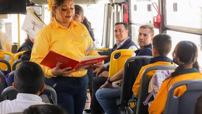 "Cultura en Ruta": Transforman transporte escolar en Querétaro.