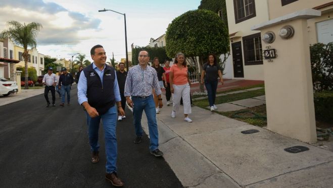 Nava lanza convocatoria "Tu Beca" y mejoras en condominios de Querétaro.