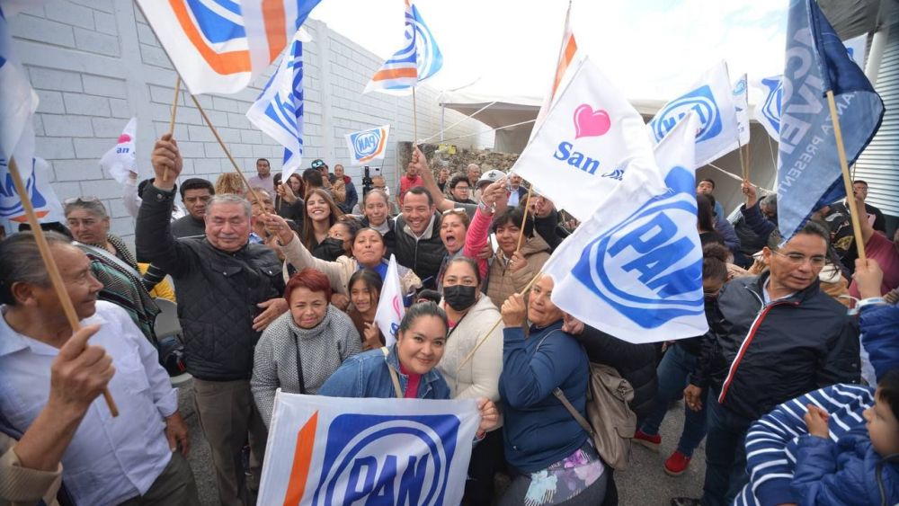 Panistas refrendan apoyo a Roberto Cabrera para reelección en San Juan del Río.