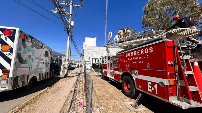 Trabajador de Farmacia del Ahorro muere por descarga eléctrica en San Juan del Río. 