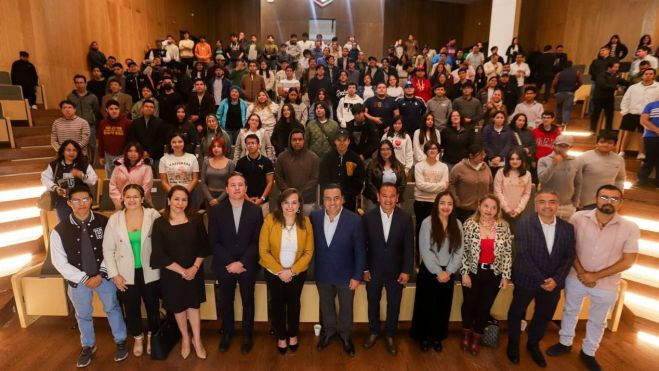 Impulso a la Industria Digital: Querétaro y UAQ firman convenio estratégico.