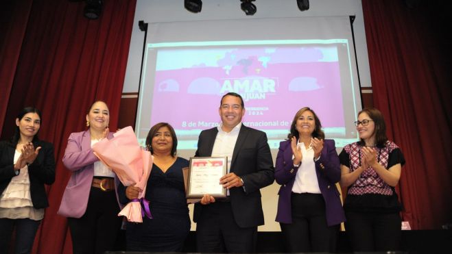 Reconocen a mujeres sanjuanenses con el Premio Sara Pérez Romero.