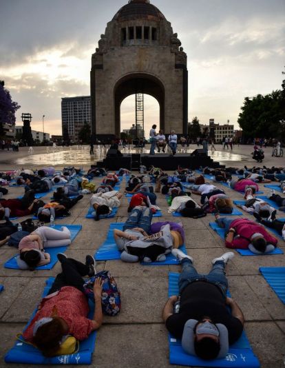 Mexicanos toman "siesta masiva" por su derecho a dormir bien. AFP.