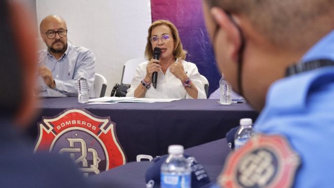 Lupita Murguía: Compromiso y Solidaridad con los Bomberos de Querétaro.