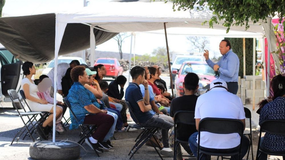 Garfias se compromete a apoyar a jóvenes emprendedores de San Juan del Río y Amealco.