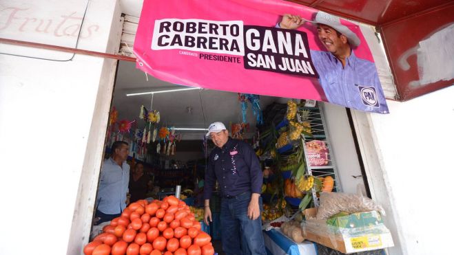 Roberto Cabrera Presenta Propuestas en la Colonia México Buscando Impulsar el Desarrollo Local.