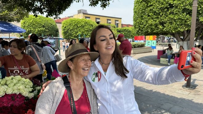 Vania Camacho prioriza seguridad y servicios en campaña para alcaldía de San Juan del Río.