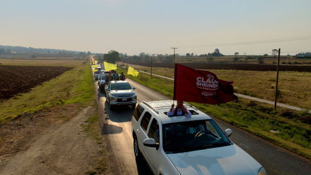 Candidatos de "Sigamos Haciendo Historia" impulsan transformación en Amealco con gran caravana.